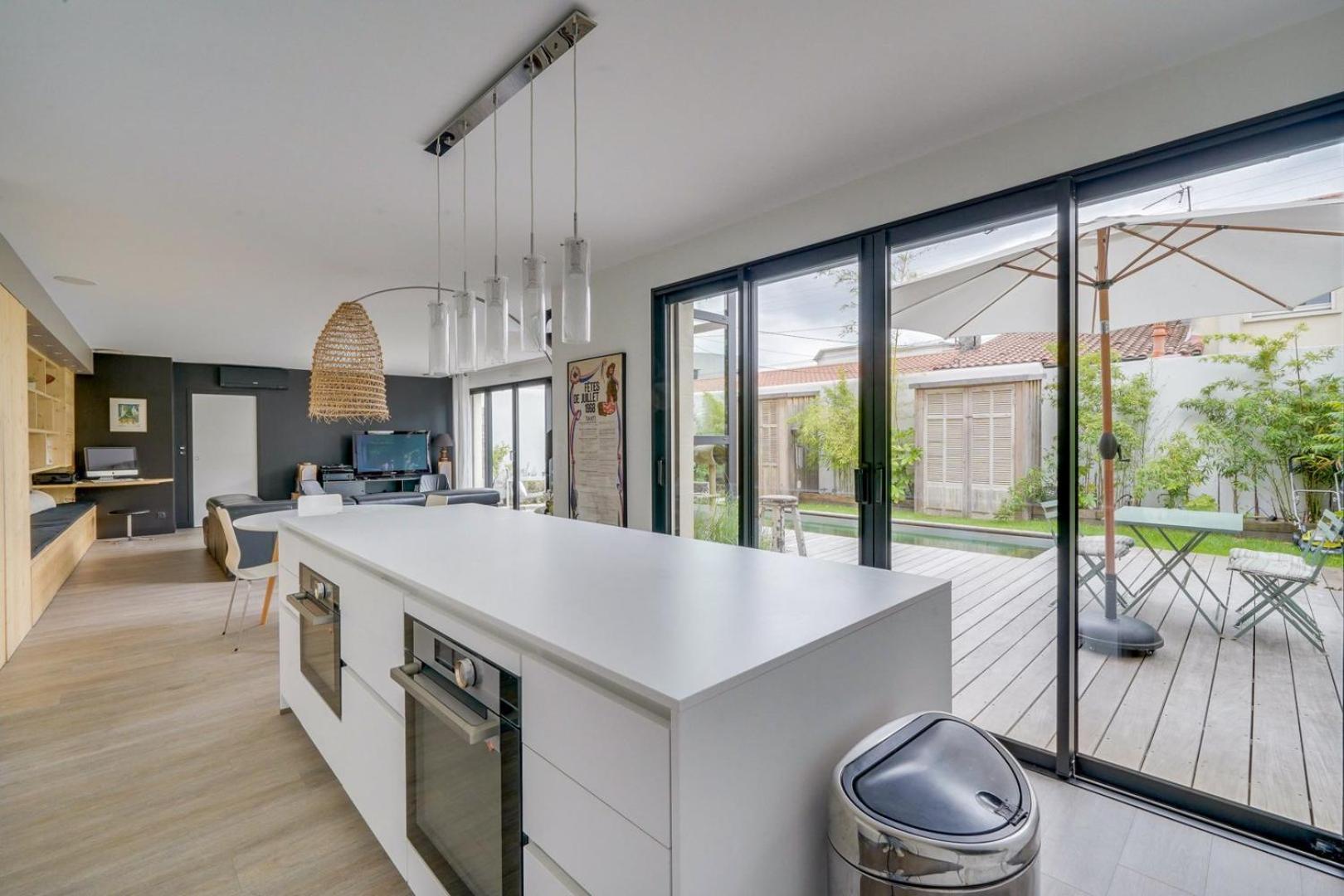 Spacious Bordeaux Family Home With Swimming Pool Kültér fotó