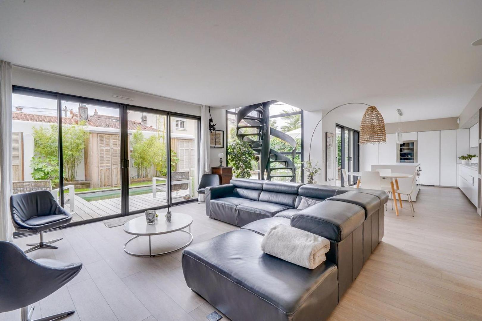 Spacious Bordeaux Family Home With Swimming Pool Kültér fotó